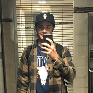 Meet your Posher, Luis